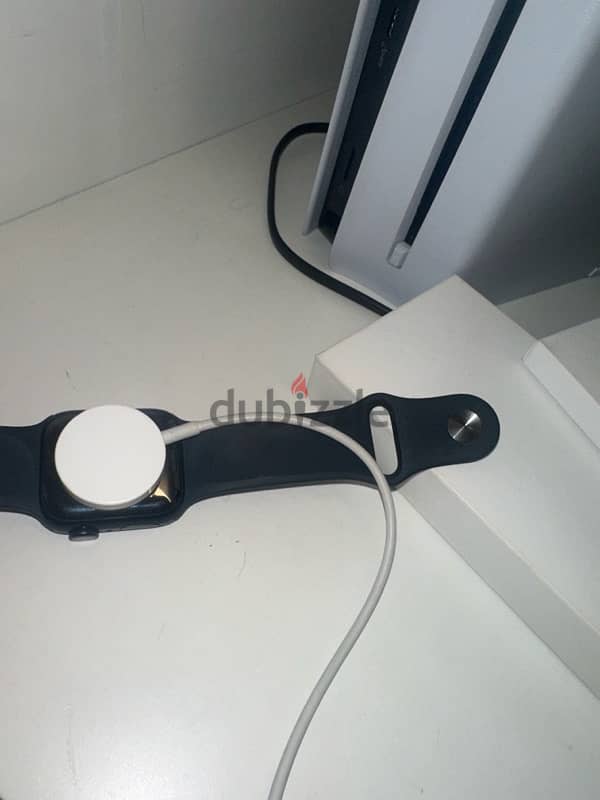 Apple watch series 8 , 41mm , 100% battery (comes with extra straps) 3