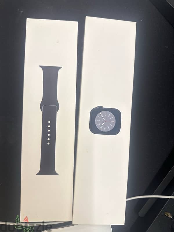 Apple watch series 8 , 41mm , 100% battery (comes with extra straps) 5