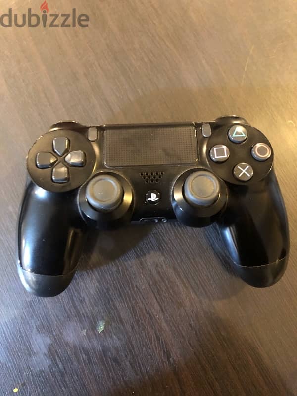 Original PlayStation 4 controller 1 for 30$, 2 for 50$ 1