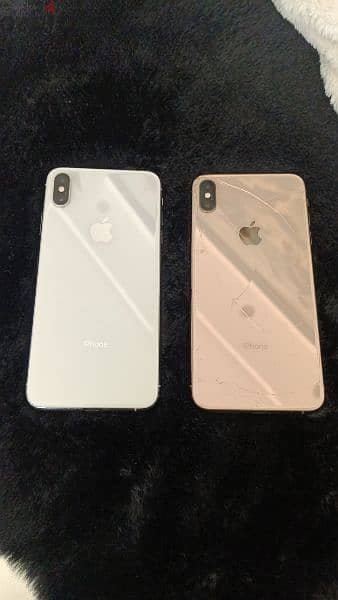 2 iPhone XS Max 0