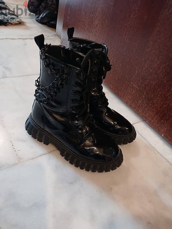 new black boot 1