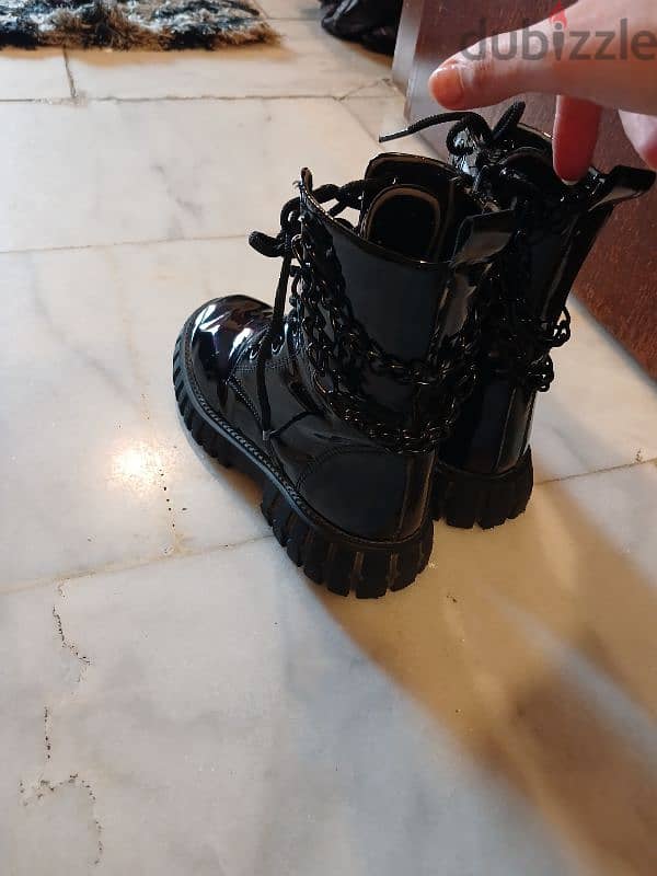 new black boot 4