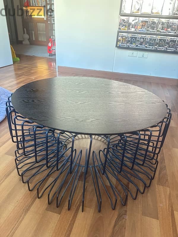 Black round table with design 1