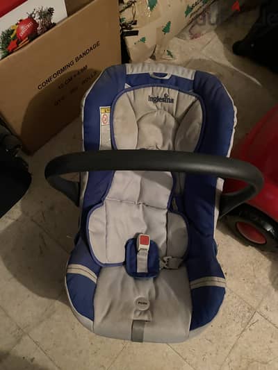 2 car seats