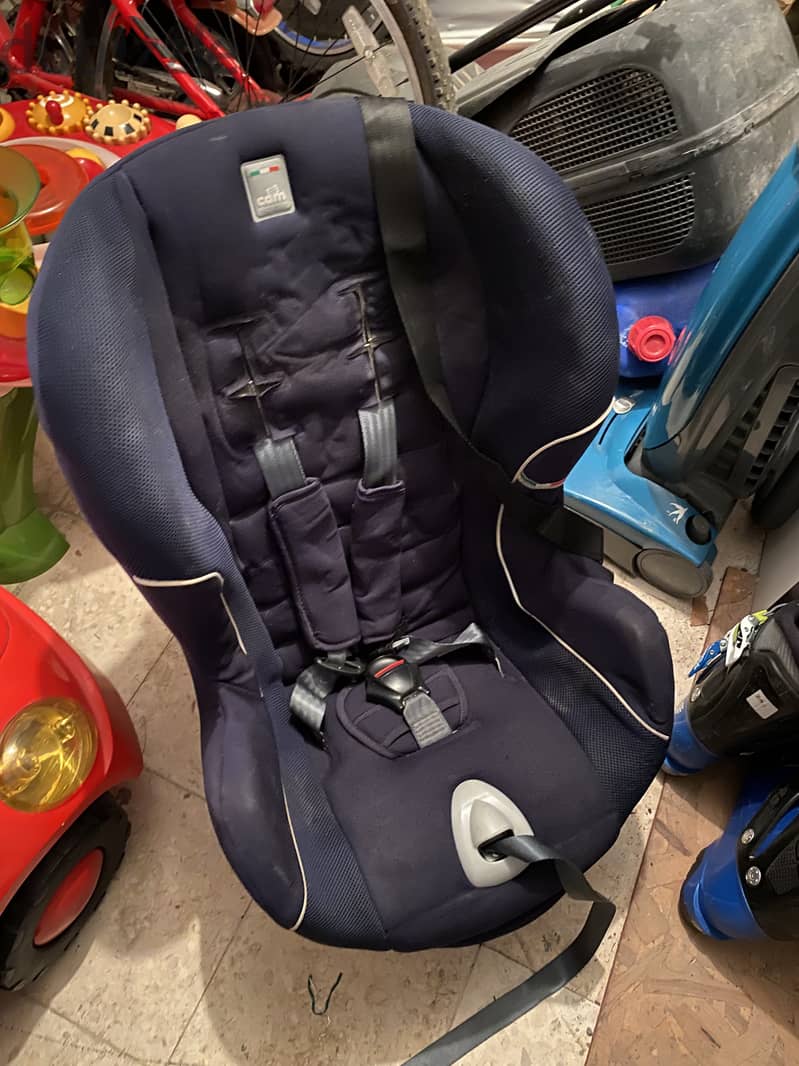 2 car seats 1