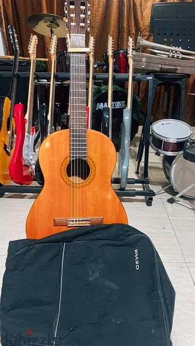 Yamaha classic guitar