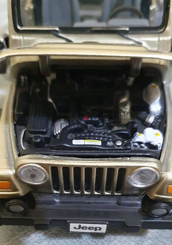 Jeep iron used like new no scratches  1/27 color gold 18$ b. ashrafiye 3