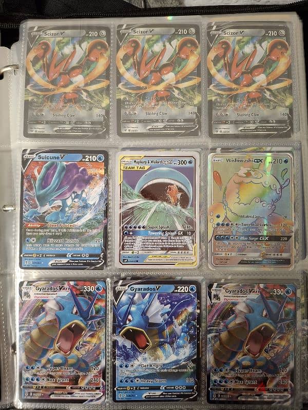 300+ Cards with rare Charizards worth 100$+ 2