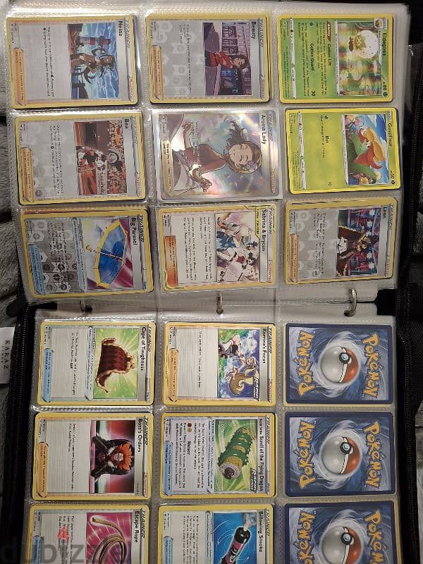 300+ Cards with rare Charizards worth 100$+ 15