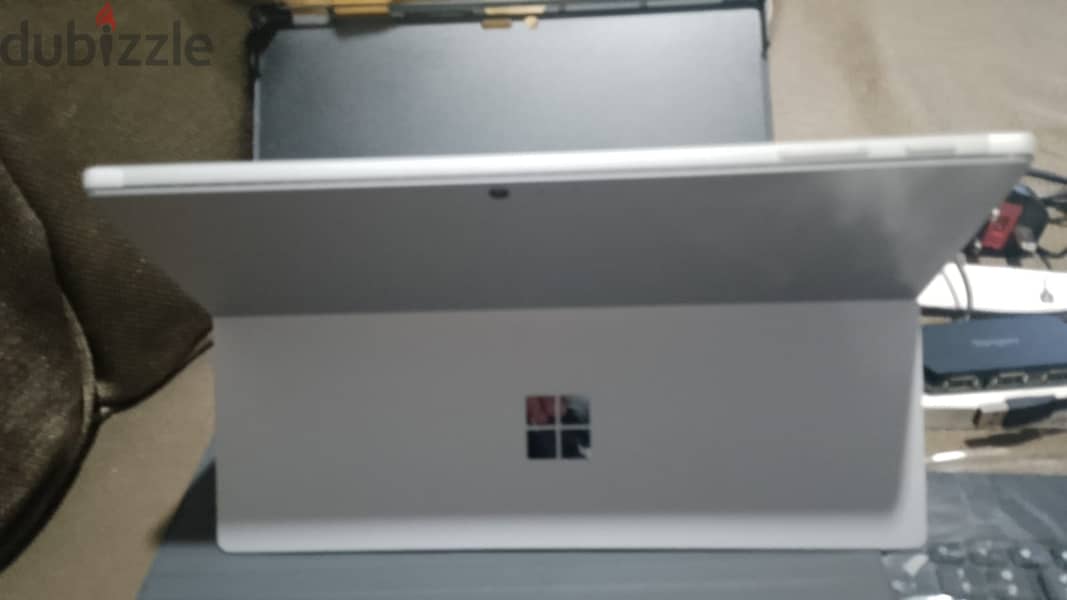 Microsoft Surface Core i7 7th (2 in 1 - Still New not used) 10