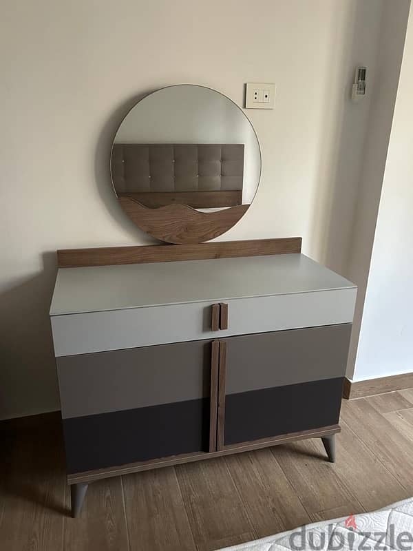 Modern Bedroom Set (Great condition) 6