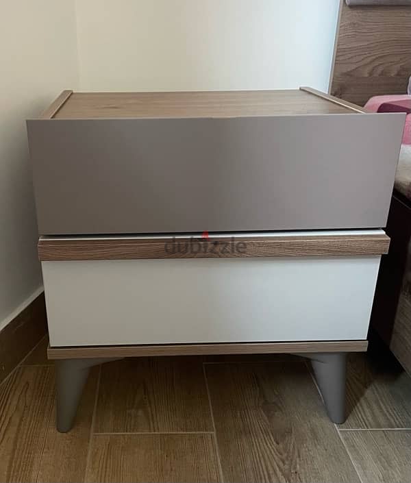 Modern Bedroom Set (Great condition) 11