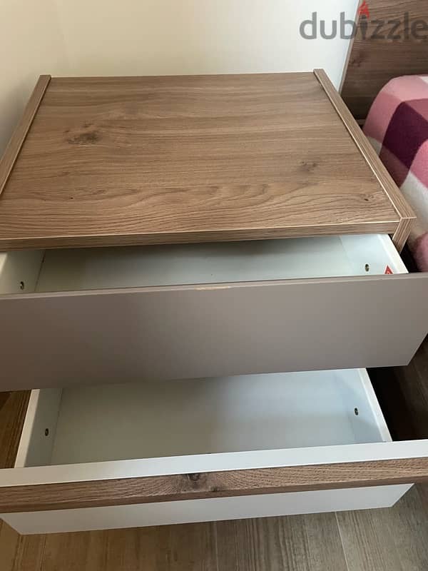 Modern Bedroom Set (Great condition) 13