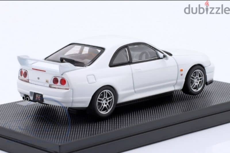 Nissan Skyline GT-R R33 V spec (1995) diecast car model 1;43. 3