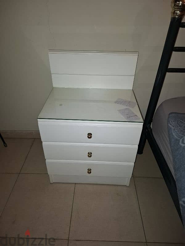 chest with drawers 0