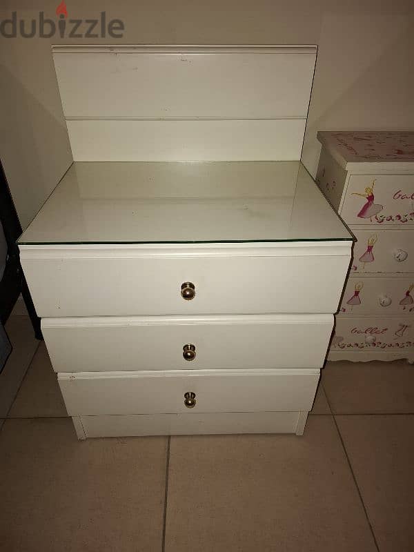 chest with drawers 1