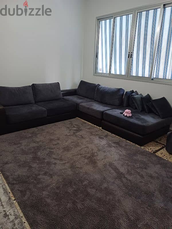 living room used very clean 0