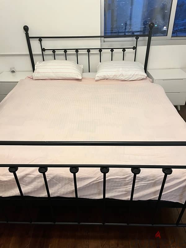 queen size bed + 2 bed stands white 1