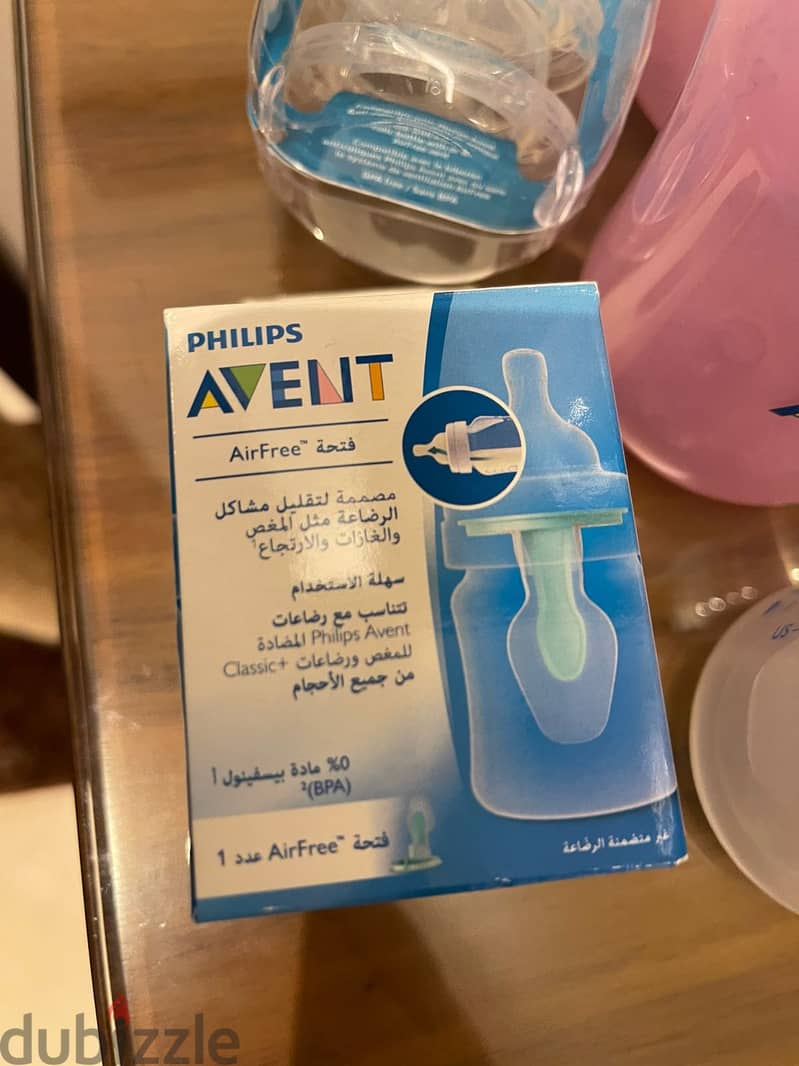 Philips avent anti colic bottles with accessories  - NEW - 70$ 2