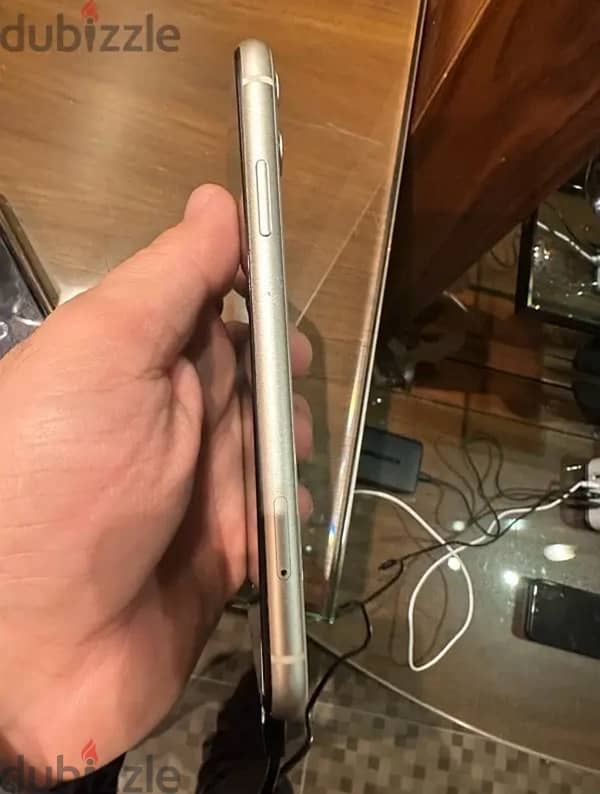 very clean iphone 11 128 gb 3