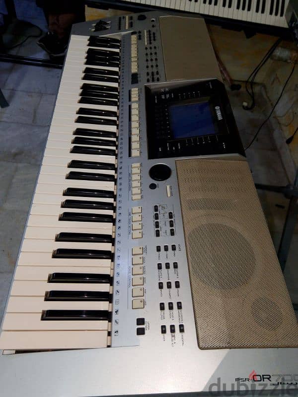 Yamaha psr 700 3