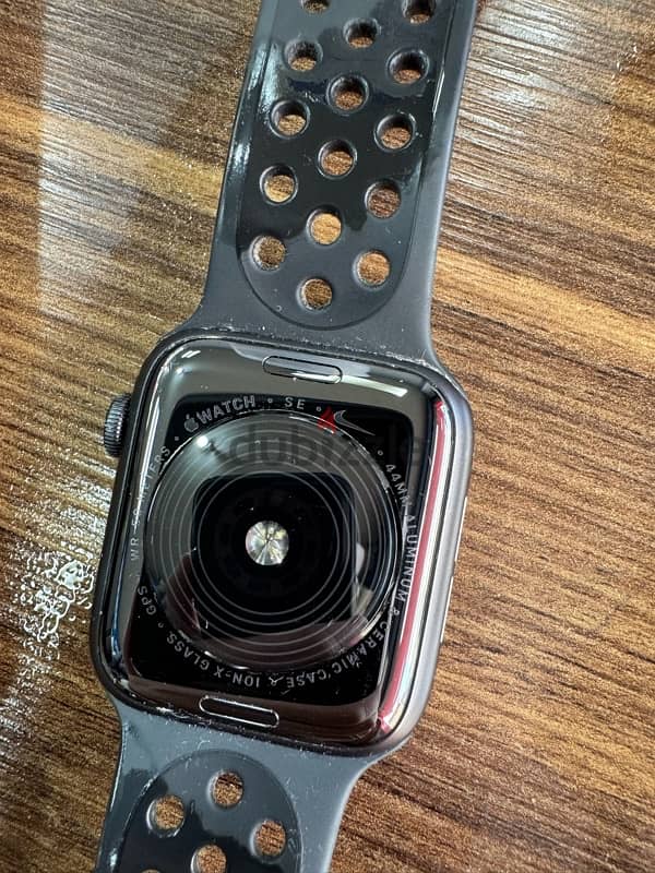 apple watch se 44mm 0