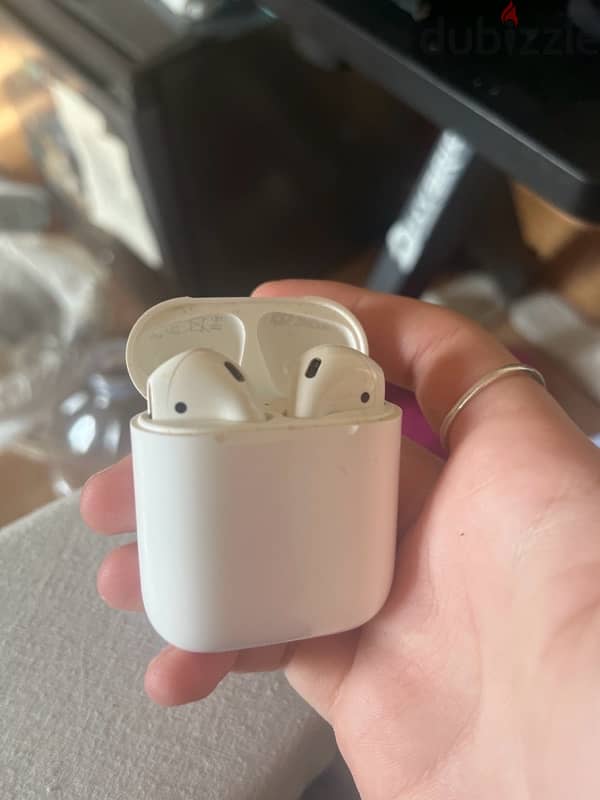 airpods used works very good 1