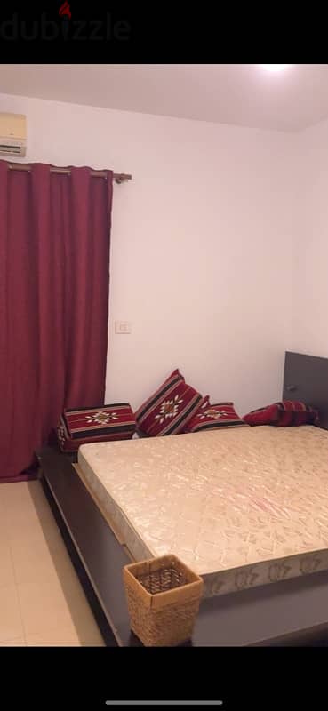 one room for rent in 2 bedroom apartment