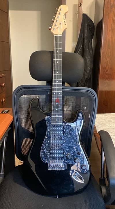 6 String Guitar - Great For Beginners, 150 USD