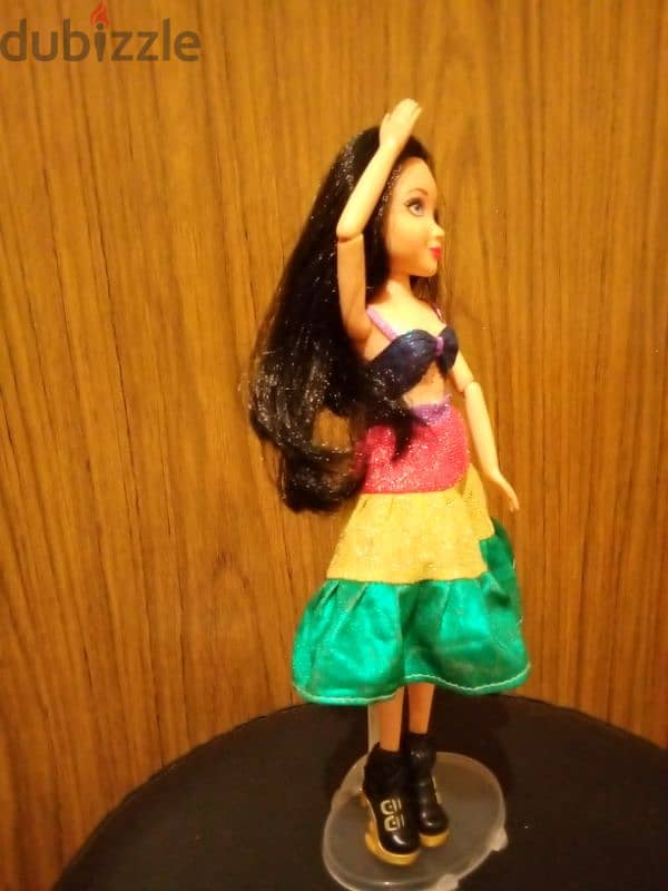 TEEN BEACH -LELA SINGER working machine as new Disney doll=18$ 3