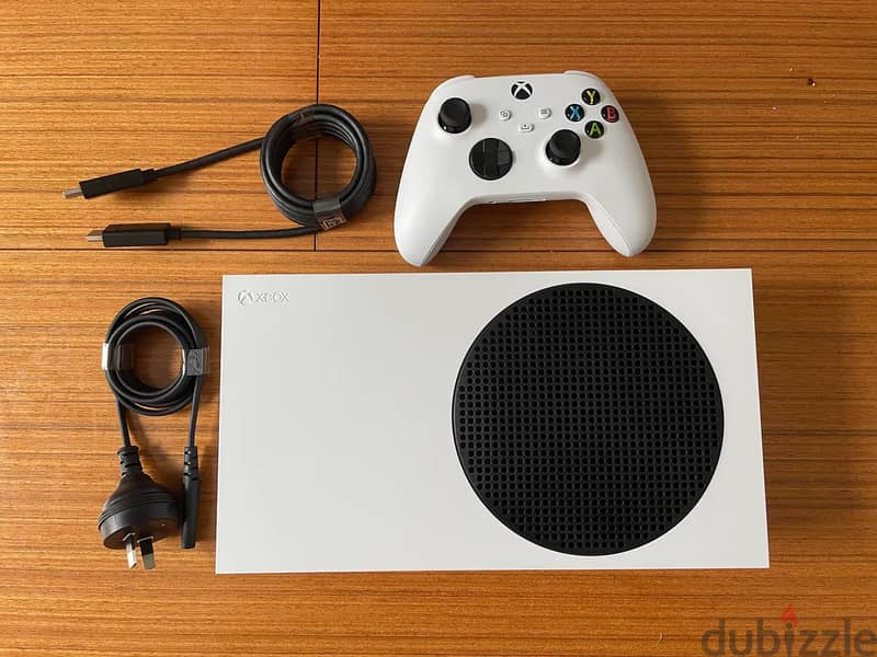 Barely Used Xbox Series S Bundle with Extra Controller and Top Games 0