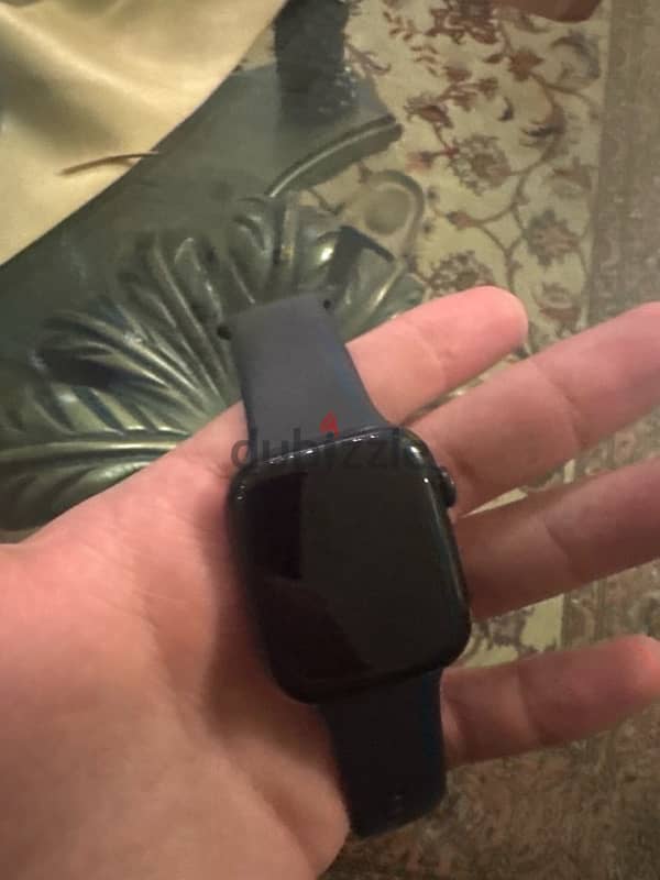 apple watch series 8 like new with charger NEGOTIABLE PRICE 1