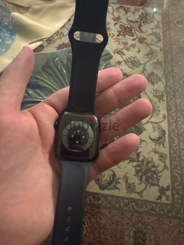 apple watch series 8 like new with charger NEGOTIABLE PRICE 2