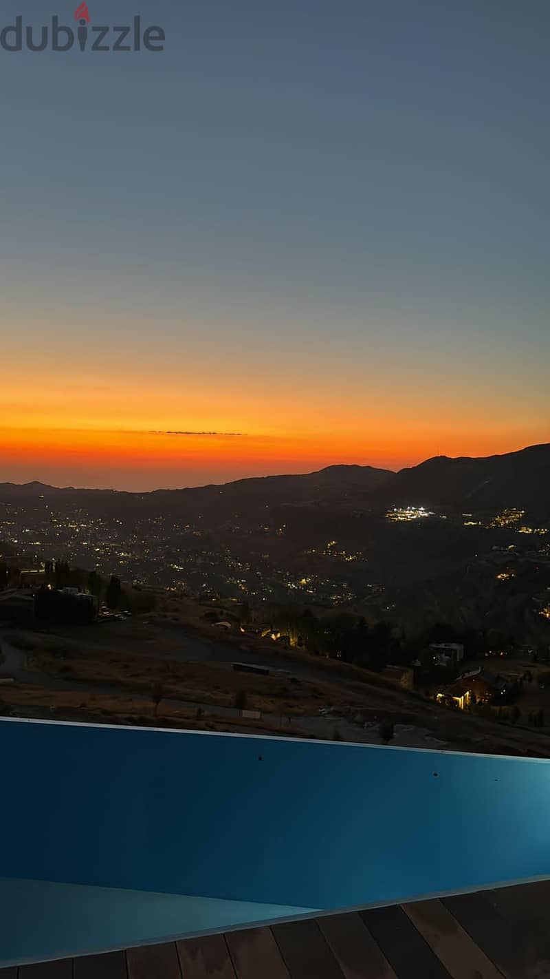 Villa for sale in Faraya/ Terrace/ Pool/ View 1