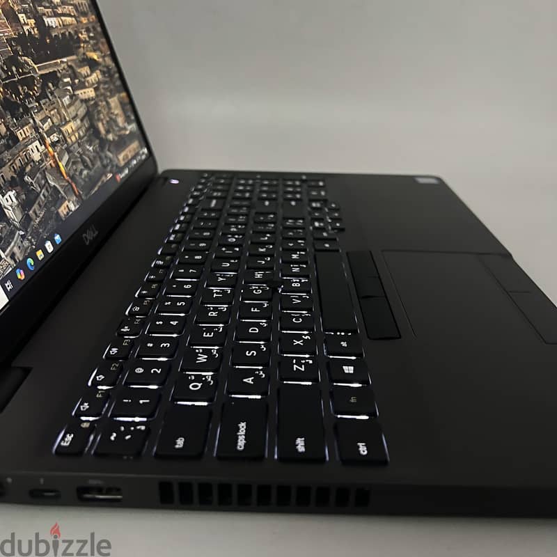 4900-Laptop Dell Precision 3541 5