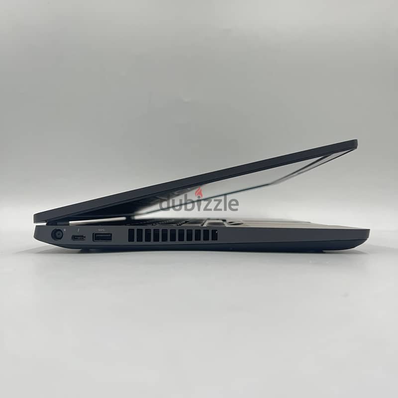 4900-Laptop Dell Precision 3541 8