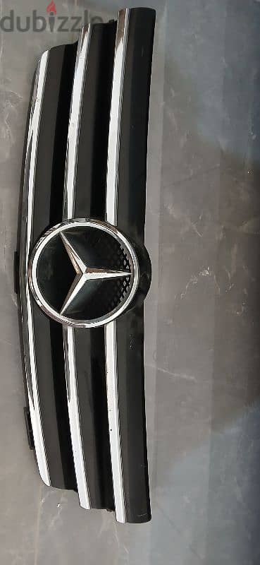 Mercedes grill 0