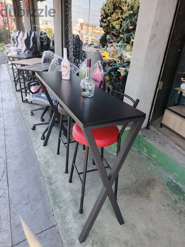 Bar with chairs. بار مع كرستين 2