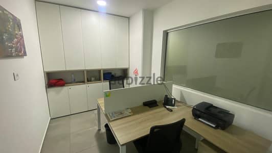 Office for rent in Sin El Fil مكتب للإيجار في سن الفيل