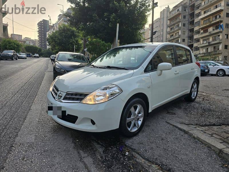 Nissan Tiida 2011 0