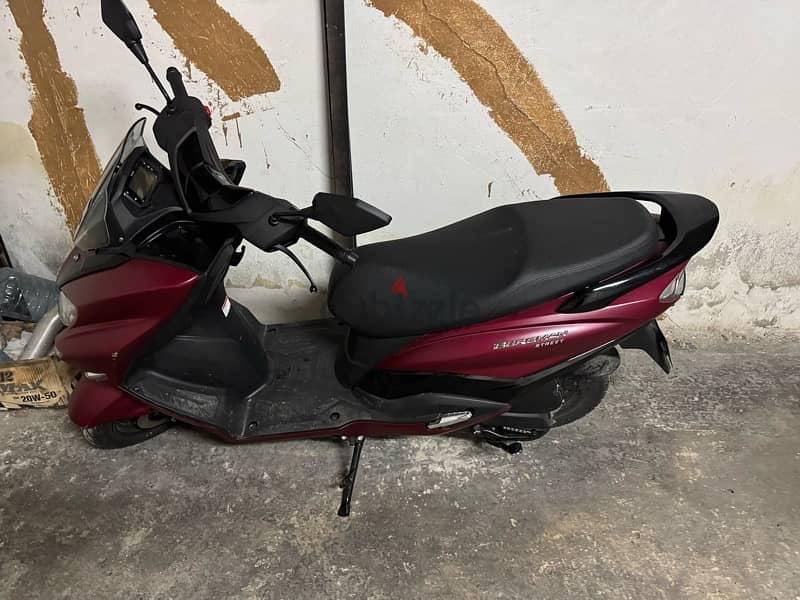 Suzuki Burgman 125cc for sale 0