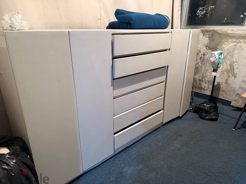 King size bed + 2 drawer set 6