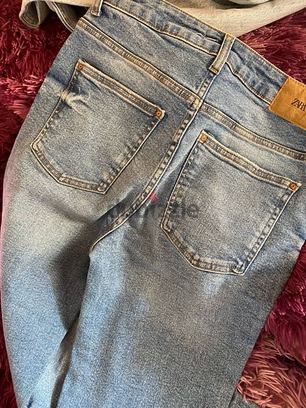 jeans availble 7