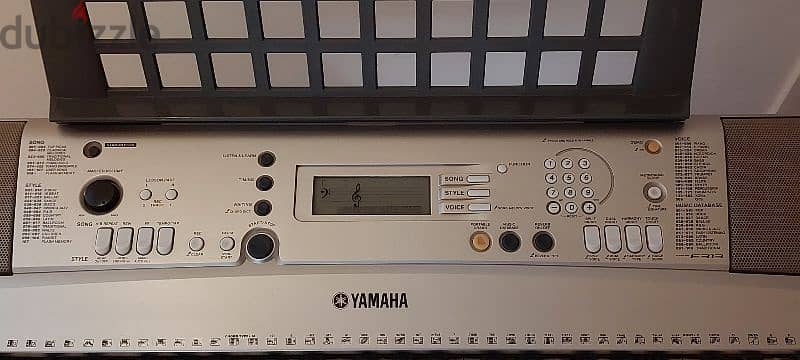 Yamaha PSR E313 orgue piano touch 0