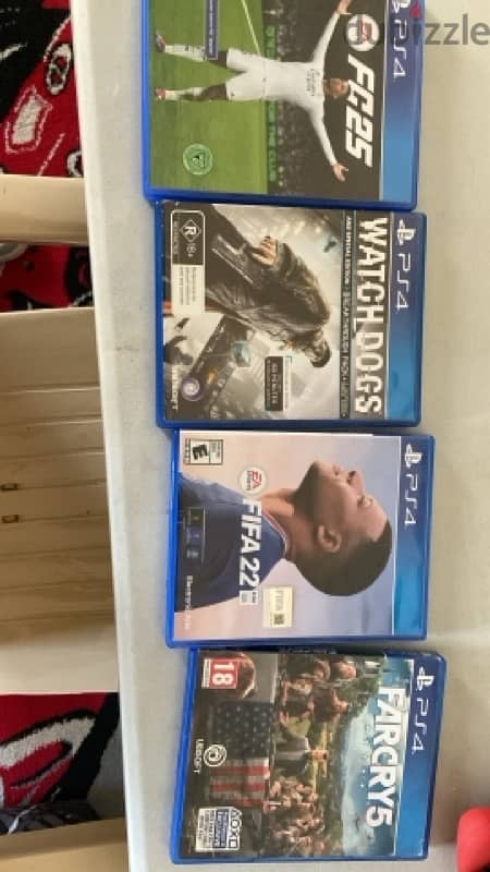 ps4 slim +2 controllers original+all this cds fc25 new and more 1