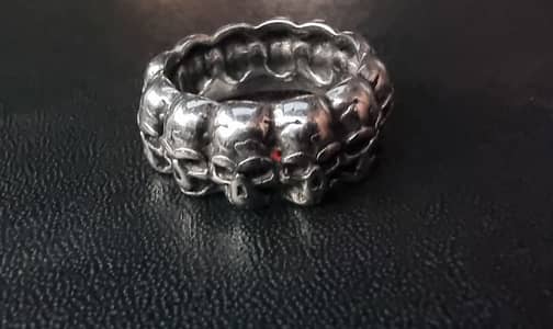 Skull ring