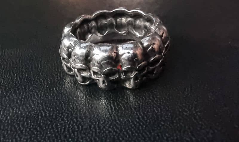 Skull ring 0