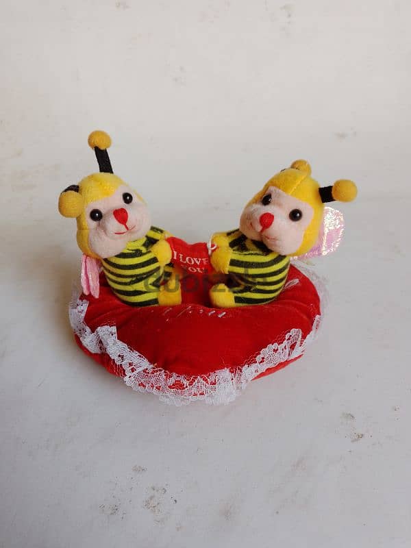 bee's with heart 1