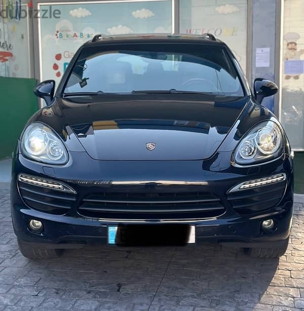 Super clean low mileage Porsche Cayenne S V8 2013 Company Source 0