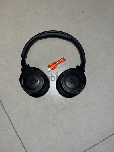 JBL tune 760nc bluetooth headphones with active noise cancelation